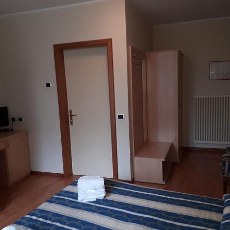 Hotel Due Laghi Padergnone Exterior photo