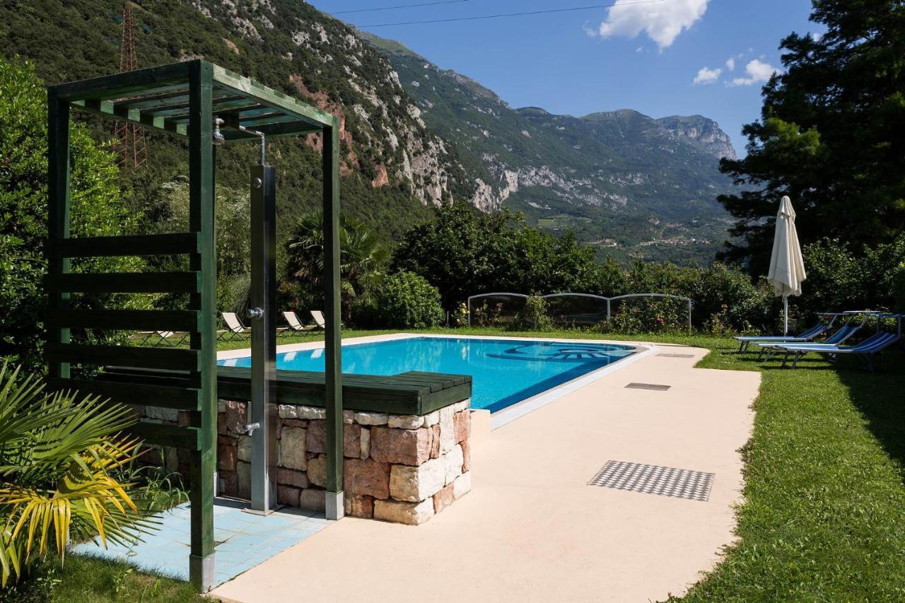 Hotel Due Laghi Padergnone Exterior photo