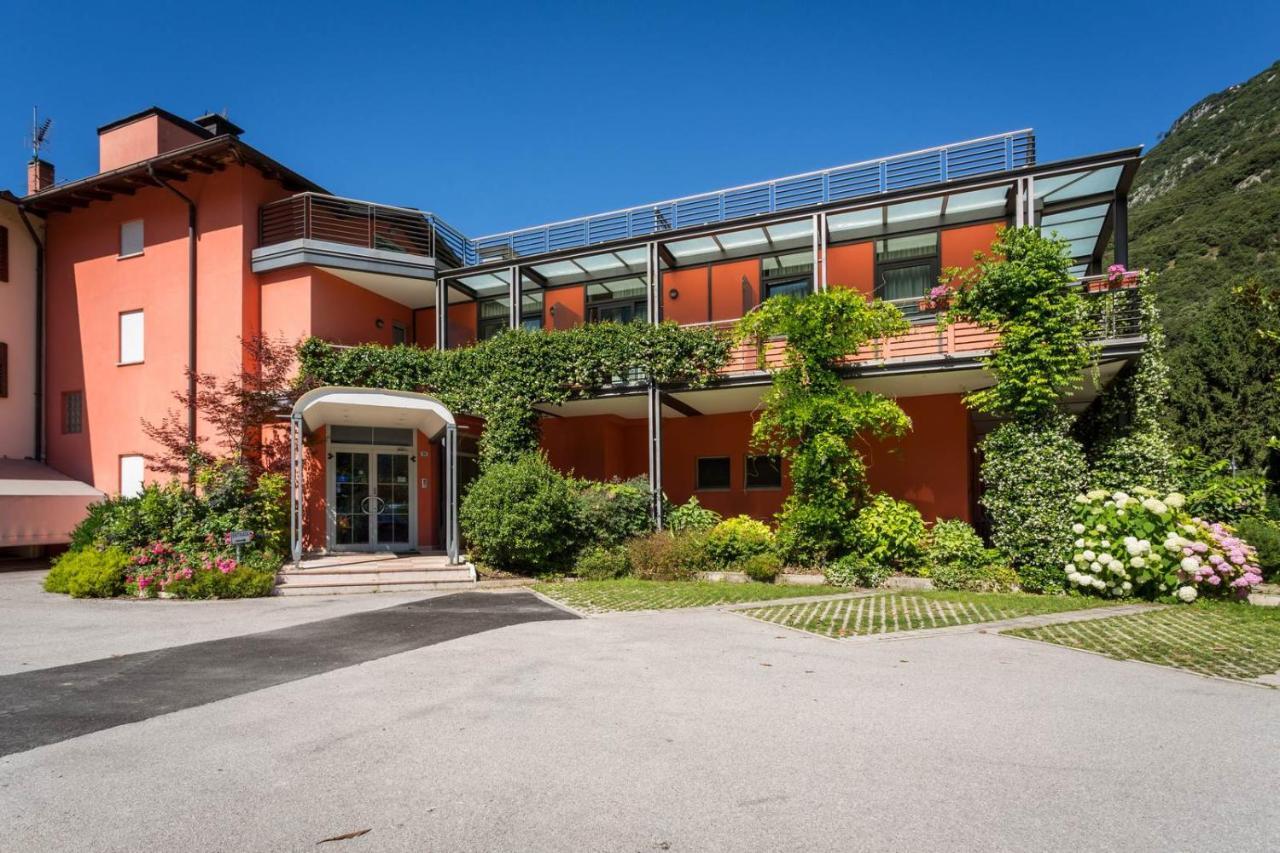 Hotel Due Laghi Padergnone Exterior photo