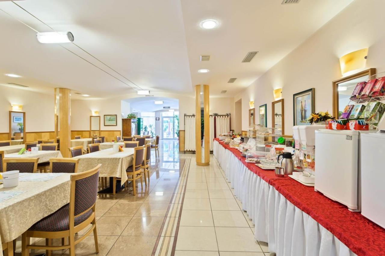 Hotel Due Laghi Padergnone Exterior photo