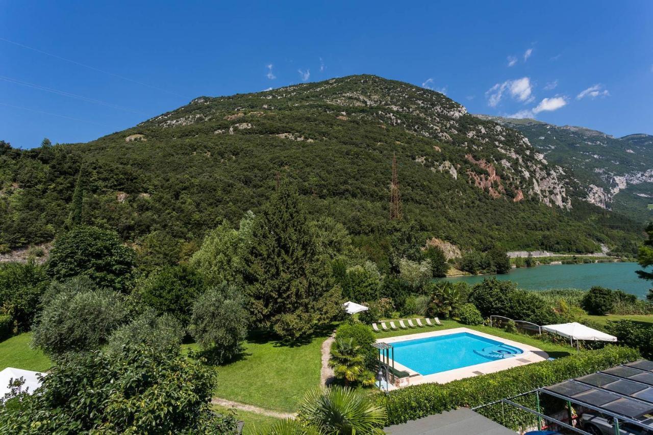 Hotel Due Laghi Padergnone Exterior photo