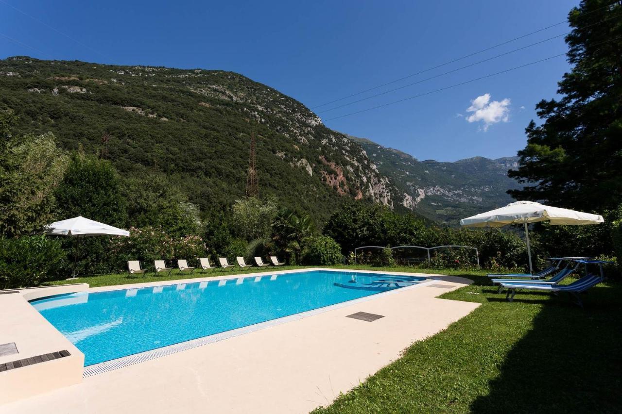 Hotel Due Laghi Padergnone Exterior photo
