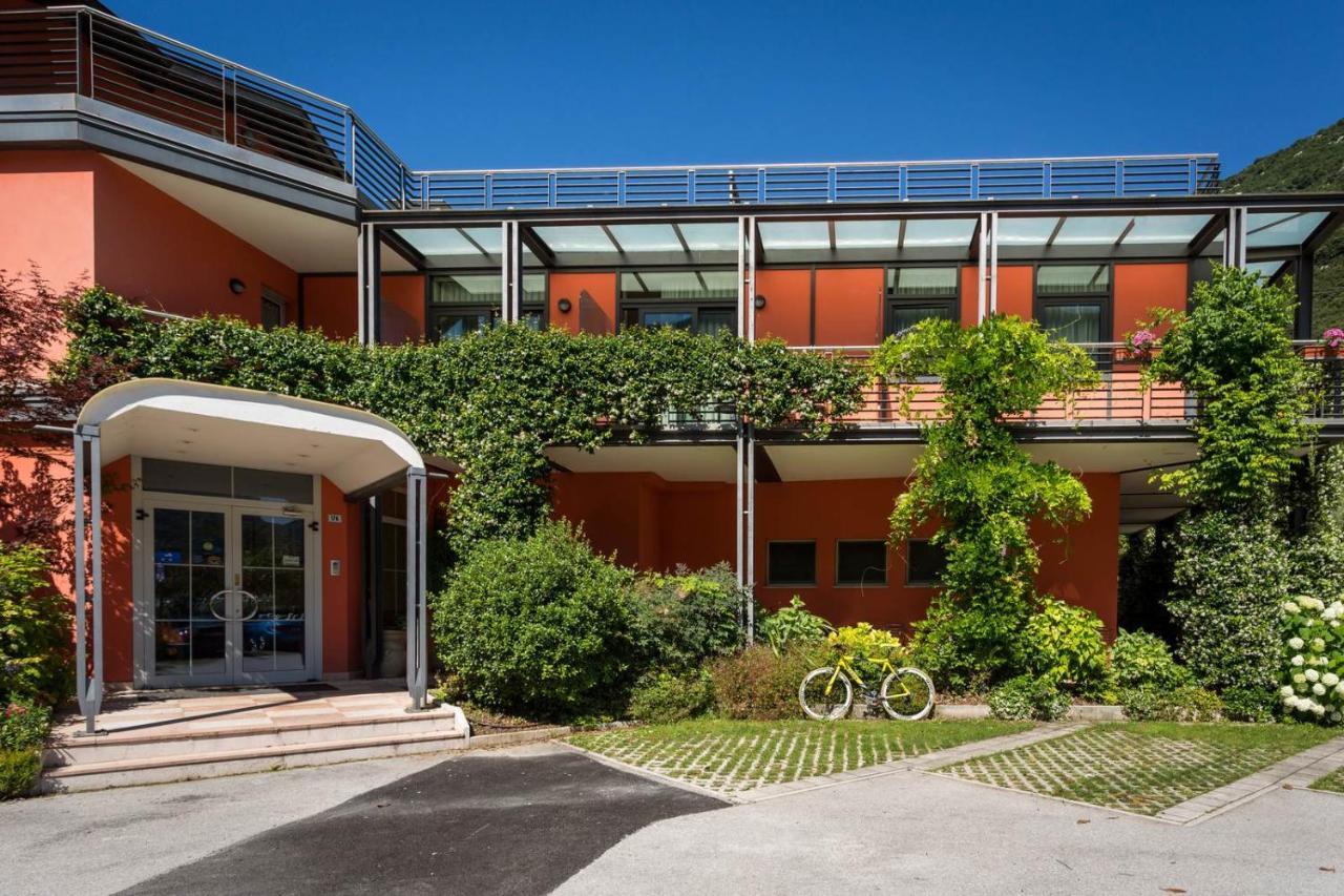 Hotel Due Laghi Padergnone Exterior photo