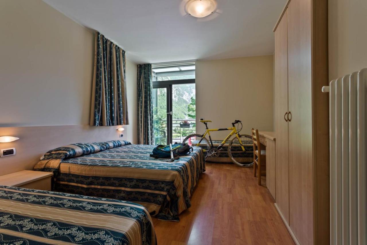 Hotel Due Laghi Padergnone Exterior photo
