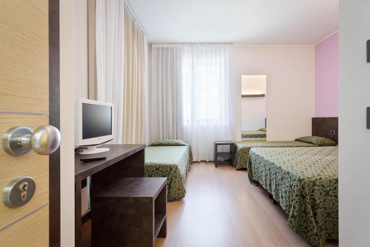Hotel Due Laghi Padergnone Exterior photo