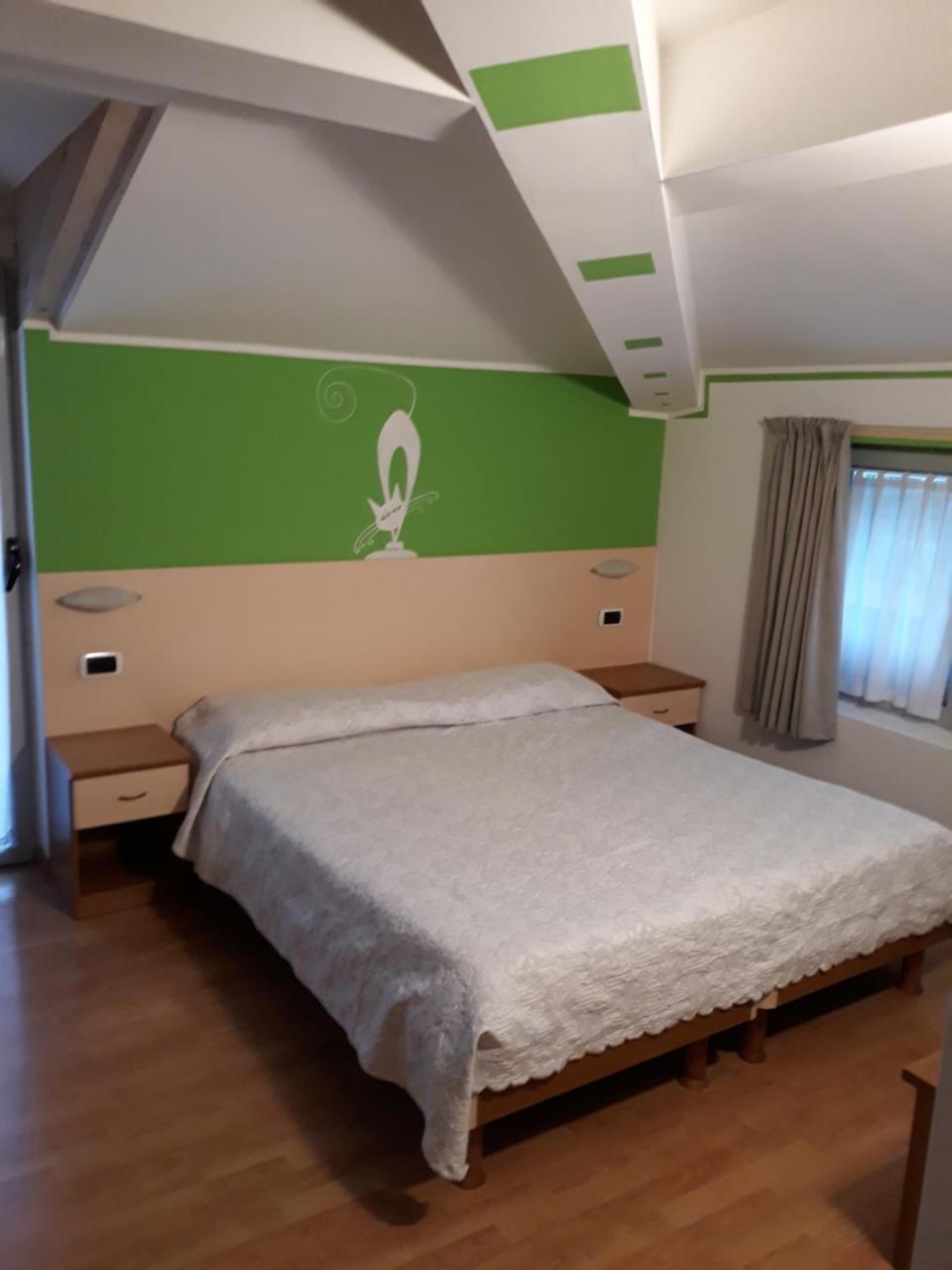 Hotel Due Laghi Padergnone Exterior photo