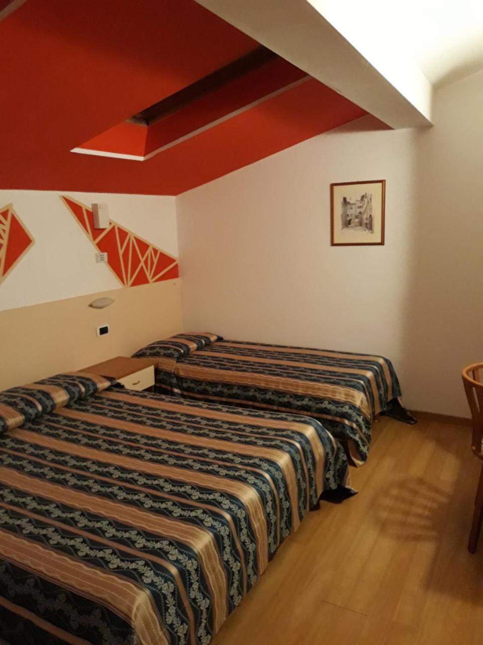 Hotel Due Laghi Padergnone Exterior photo