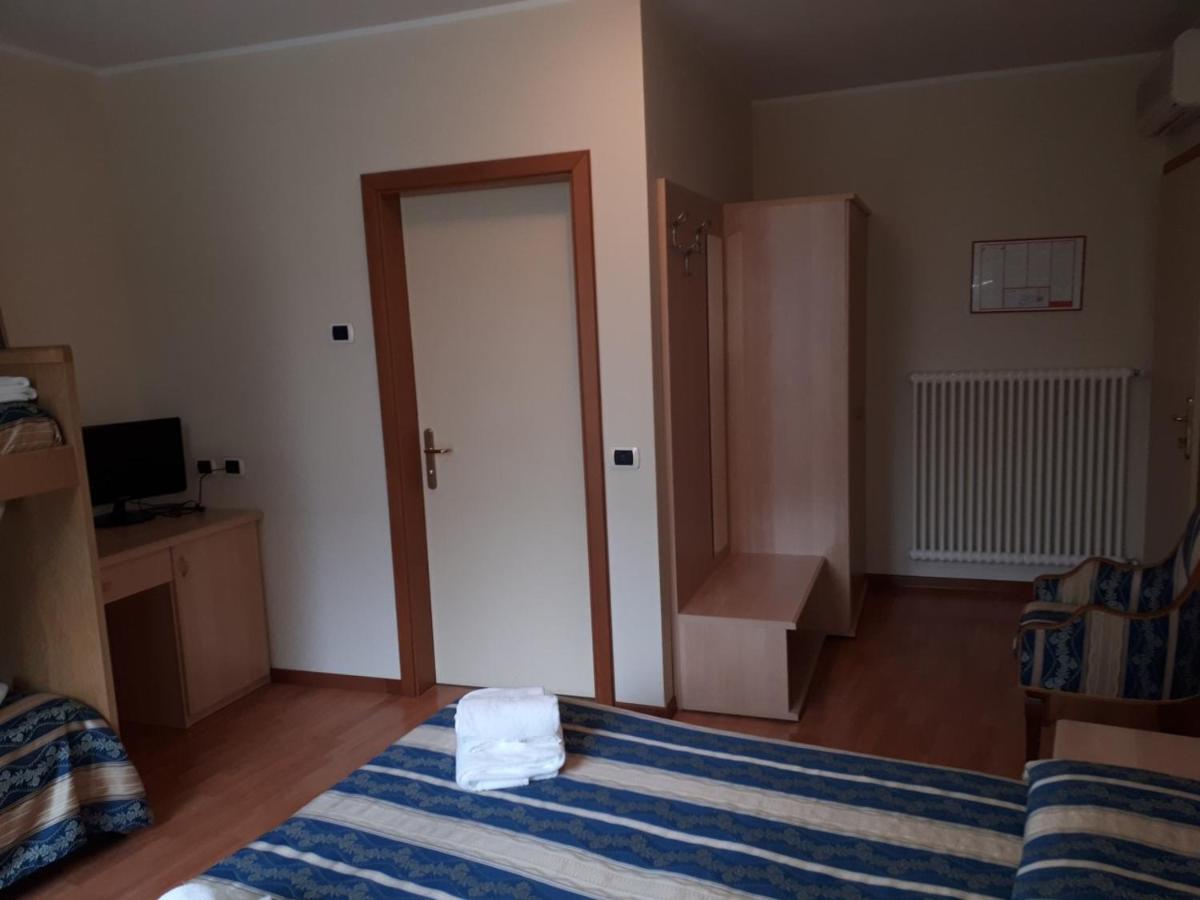 Hotel Due Laghi Padergnone Exterior photo