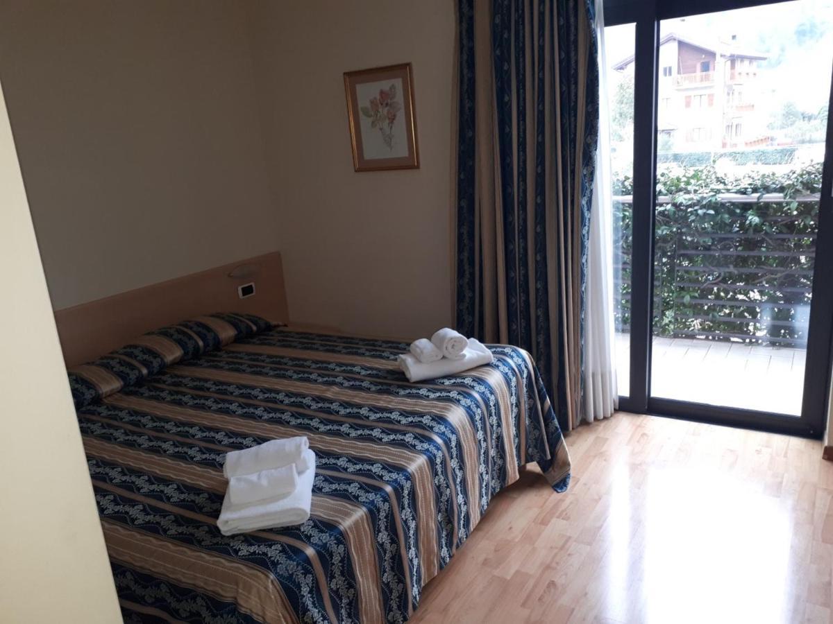 Hotel Due Laghi Padergnone Exterior photo
